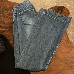 Light wash cowgirl tuff trousers